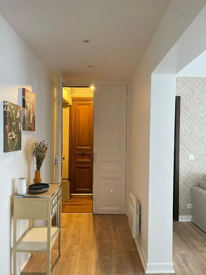Apartment Cosy Home Champs Elysees Paris France